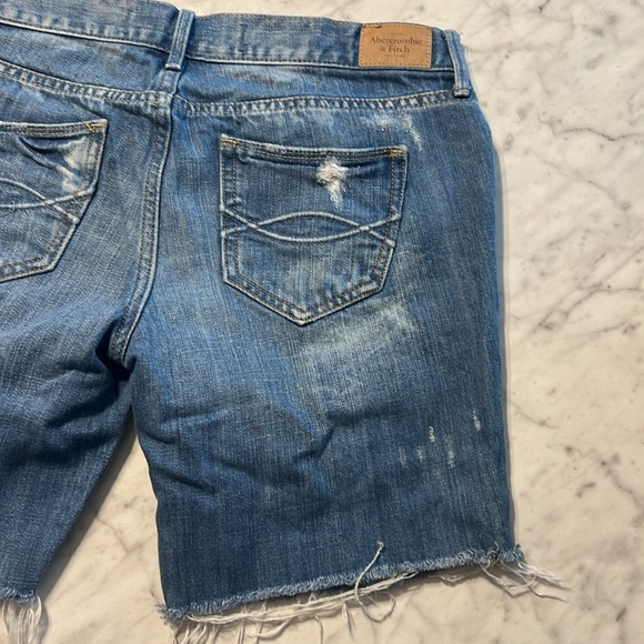 Abercrombie & Fitch Longer Jean Shorts sz 6 w28 like New - Picture 5 of 7